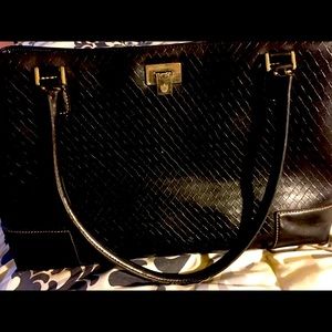 Liz Clairborn pocket book used black perfect condition.